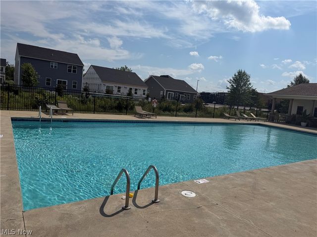 6199 E Meadow Farm Lane, Lorain, OH 44053