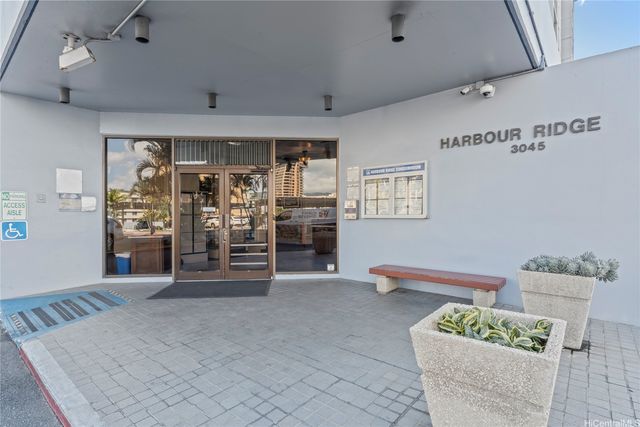 3045 Ala Napuaa Place 717, Honolulu, HI 96818