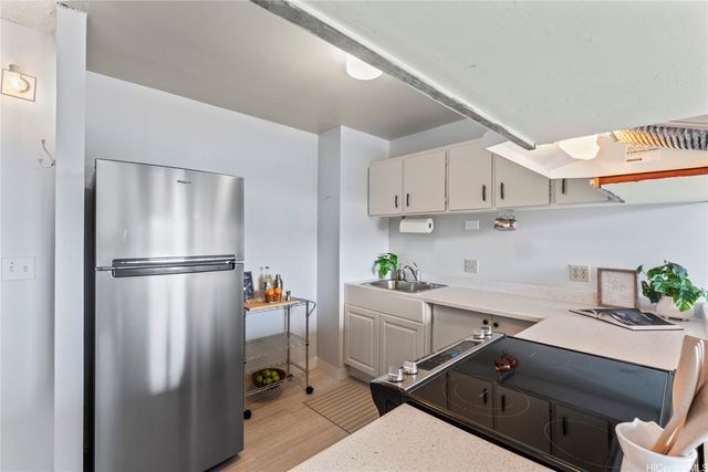 3045 Ala Napuaa Place 717, Honolulu, HI 96818