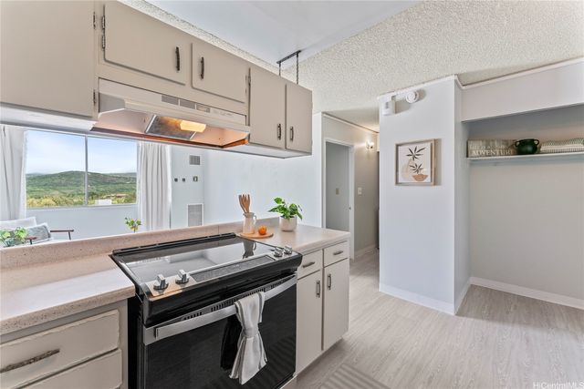 3045 Ala Napuaa Place 717, Honolulu, HI 96818