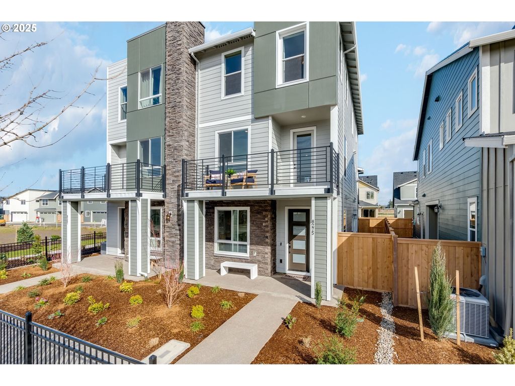 8275 Se BLANTON St, Hillsboro, OR 97123
