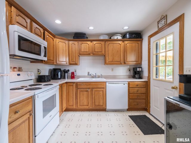 414 W PLACHER Court, Chillicothe, IL 61523