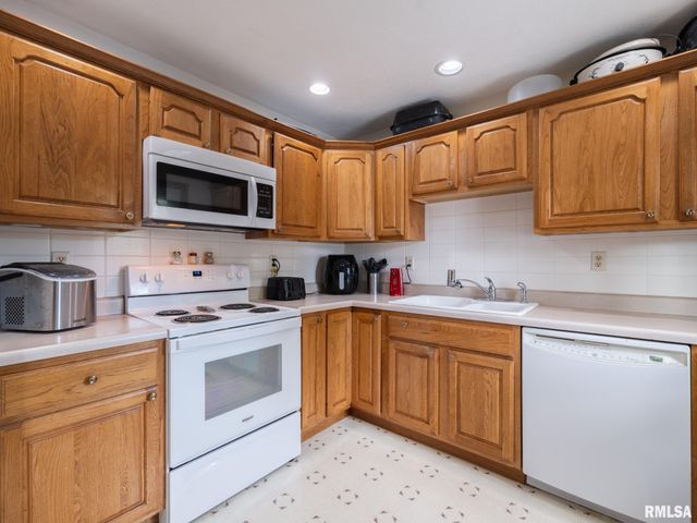 414 W PLACHER Court, Chillicothe, IL 61523