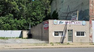 5021 King Hill Avenue, St Joseph, MO 64504