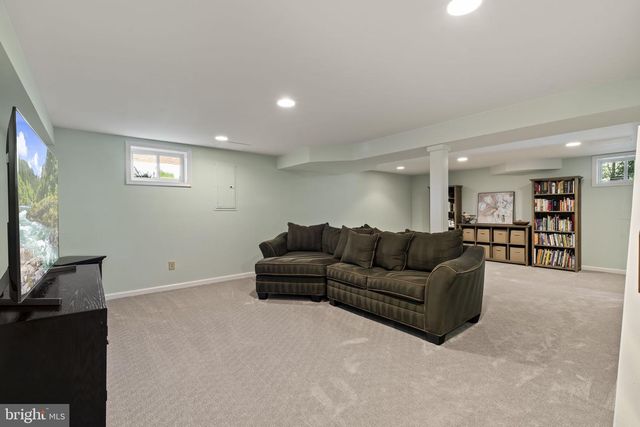 2887 PENNVIEW AVE, Broomall, PA 19008