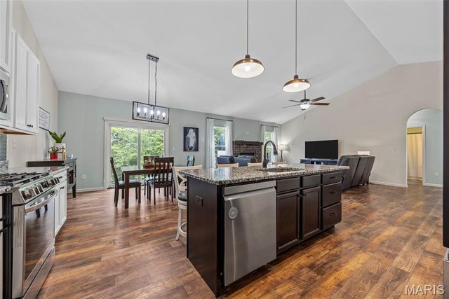 1030 Timber Bluff Drive, Wentzville, MO 63385