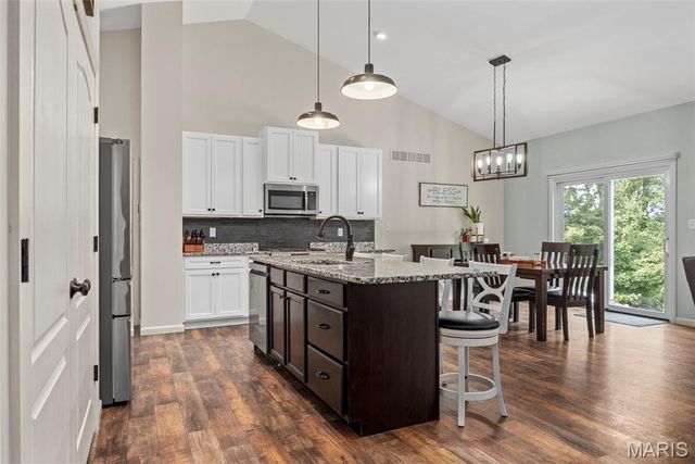 1030 Timber Bluff Drive, Wentzville, MO 63385