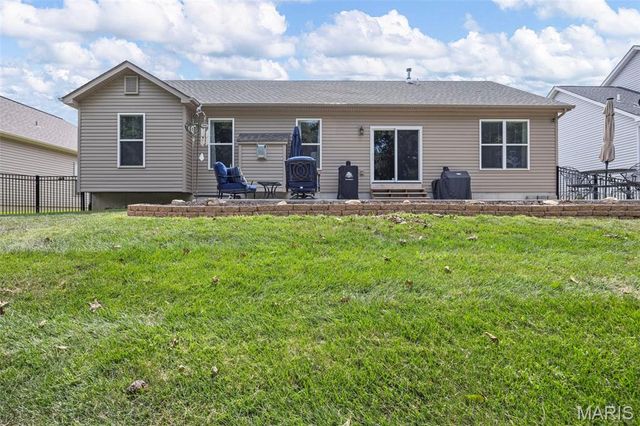 1030 Timber Bluff Drive, Wentzville, MO 63385