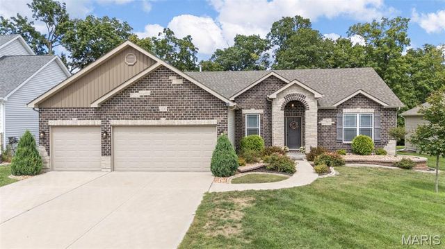 1030 Timber Bluff Drive, Wentzville, MO 63385