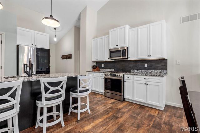 1030 Timber Bluff Drive, Wentzville, MO 63385