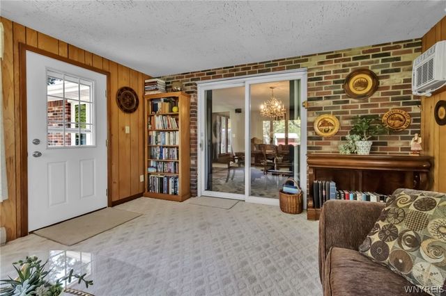 3965 California Road, Orchard Park, NY 14127