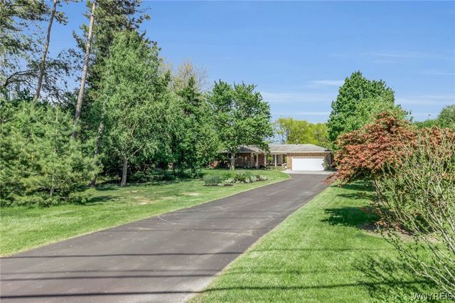 3965 California Road, Orchard Park, NY 14127