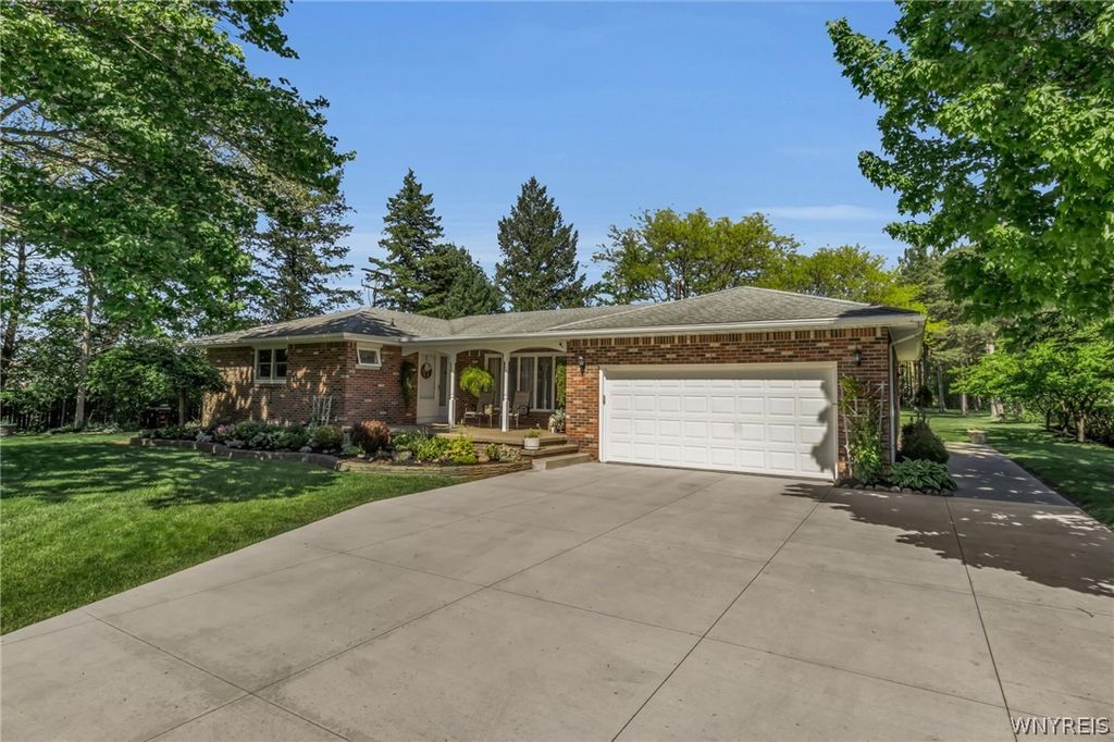 3965 California Road, Orchard Park, NY 14127