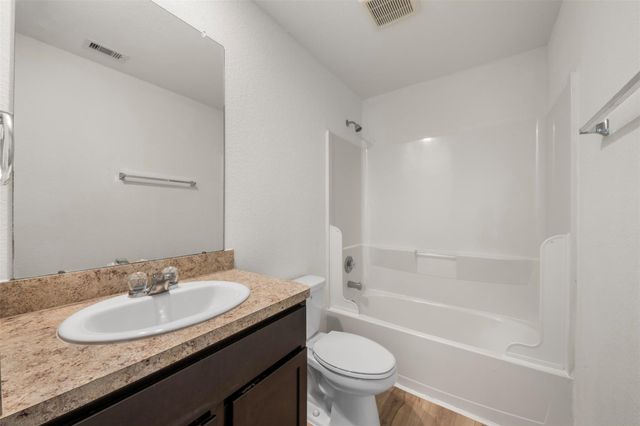 14538 Broadbury Pond Road, Houston, TX 77583