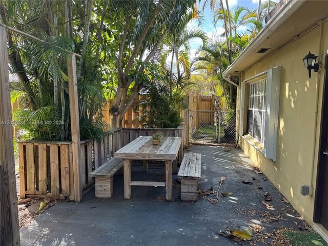 406 SE 11th Ct 2, Fort Lauderdale, FL 33316