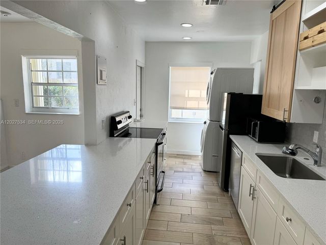 406 SE 11th Ct 2, Fort Lauderdale, FL 33316