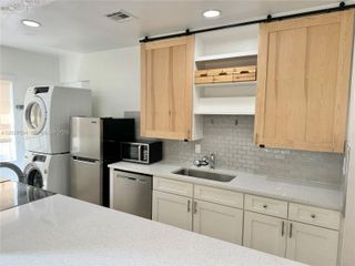 406 SE 11th Ct 2, Fort Lauderdale, FL 33316