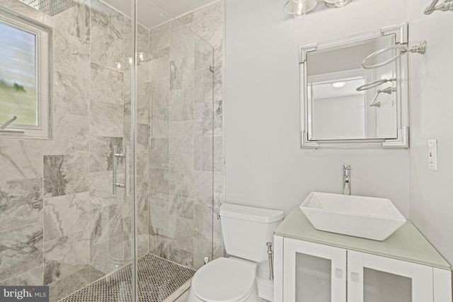 2749 ARIZONA AVE NW, Washington, DC 20016