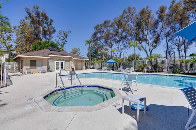 201 Diamond Way 222, Vista, CA 92083