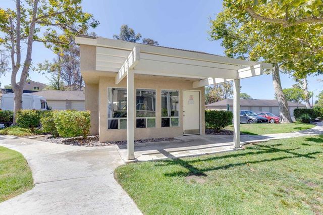 201 Diamond Way 222, Vista, CA 92083
