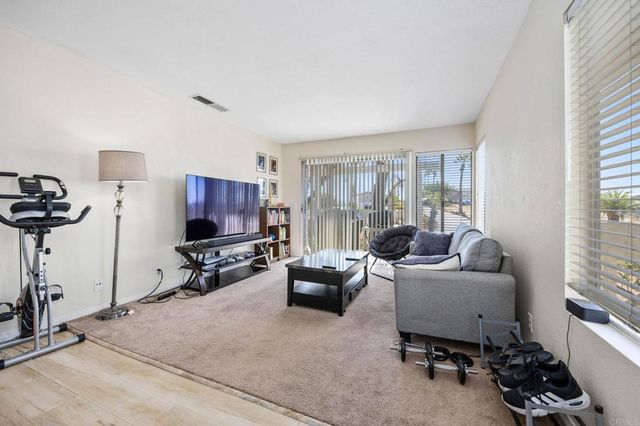 201 Diamond Way 222, Vista, CA 92083