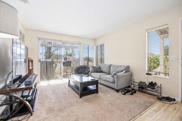 201 Diamond Way 222, Vista, CA 92083