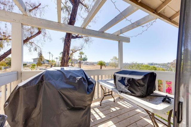 201 Diamond Way 222, Vista, CA 92083
