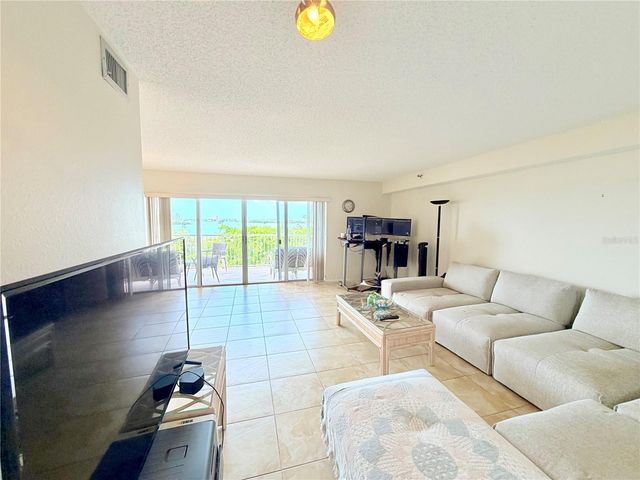 7430 SUNSHINE SKYWAY LANE S 501, St Petersburg, FL 33711