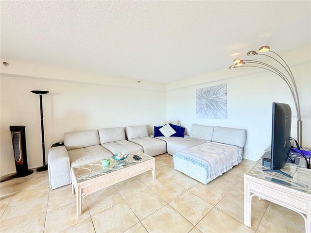 7430 SUNSHINE SKYWAY LANE S 501, St Petersburg, FL 33711