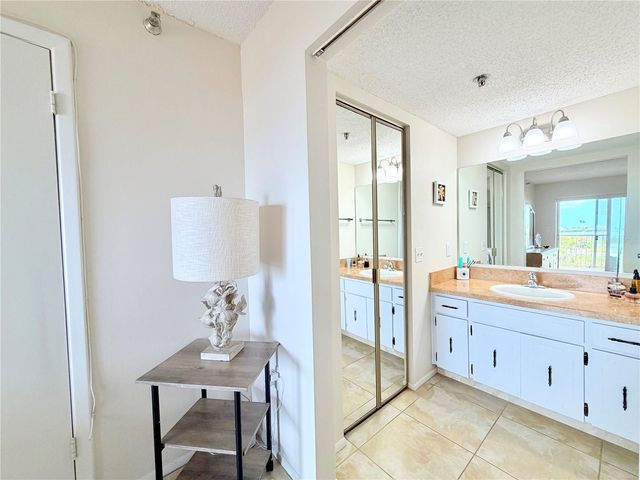 7430 SUNSHINE SKYWAY LANE S 501, St Petersburg, FL 33711
