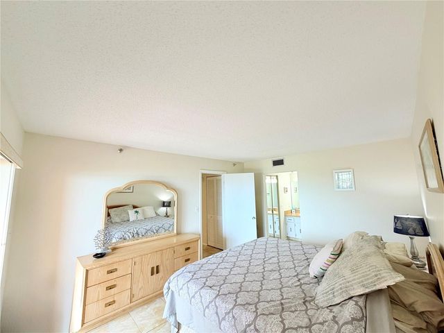 7430 SUNSHINE SKYWAY LANE S 501, St Petersburg, FL 33711
