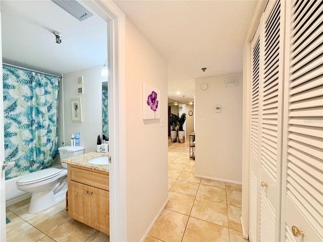7430 SUNSHINE SKYWAY LANE S 501, St Petersburg, FL 33711