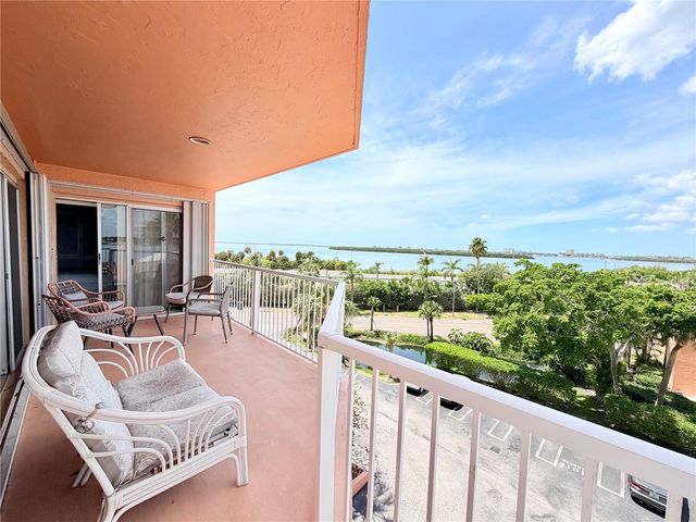 7430 SUNSHINE SKYWAY LANE S 501, St Petersburg, FL 33711