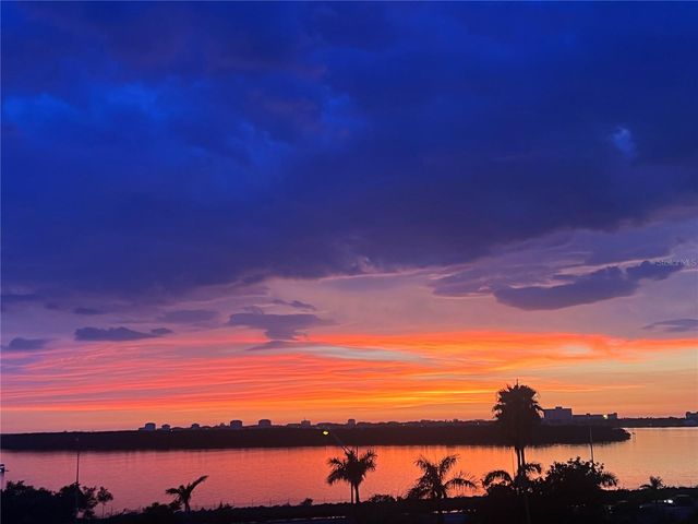 7430 SUNSHINE SKYWAY LANE S 501, St Petersburg, FL 33711