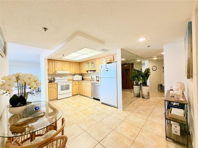 7430 SUNSHINE SKYWAY LANE S 501, St Petersburg, FL 33711