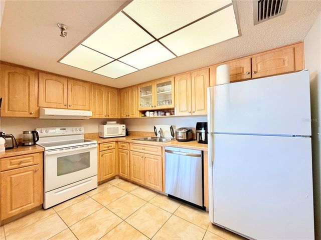 7430 SUNSHINE SKYWAY LANE S 501, St Petersburg, FL 33711