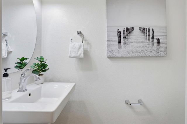 596 San Posadas Terrace 23, Sunnyvale, CA 94085