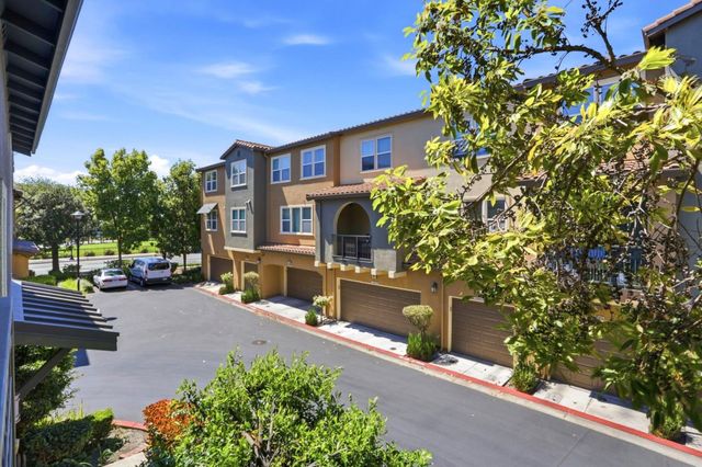 596 San Posadas Terrace 23, Sunnyvale, CA 94085