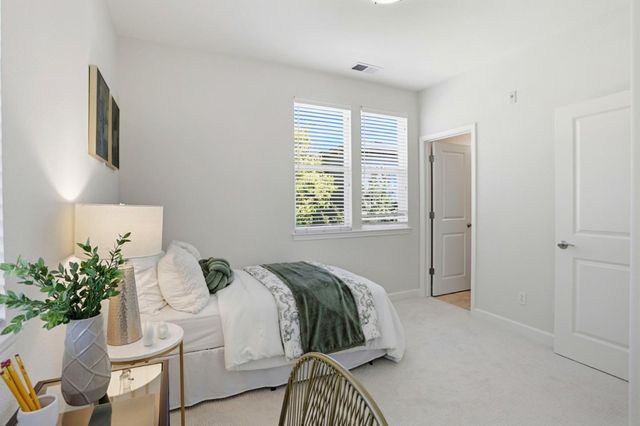 596 San Posadas Terrace 23, Sunnyvale, CA 94085
