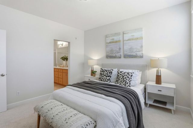 596 San Posadas Terrace 23, Sunnyvale, CA 94085