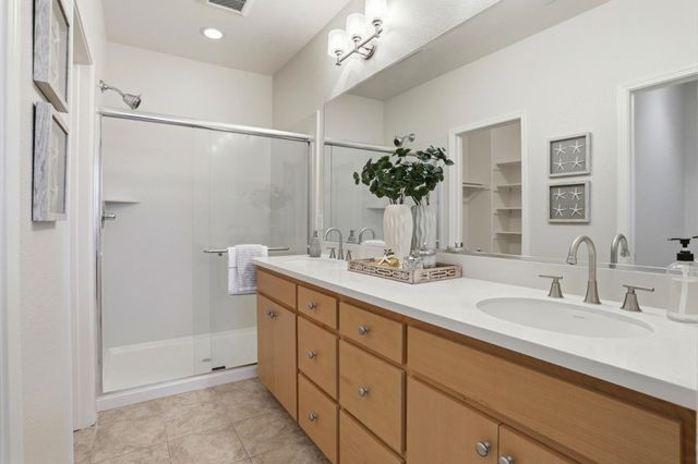 596 San Posadas Terrace 23, Sunnyvale, CA 94085