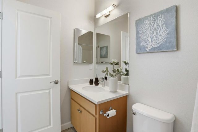 596 San Posadas Terrace 23, Sunnyvale, CA 94085
