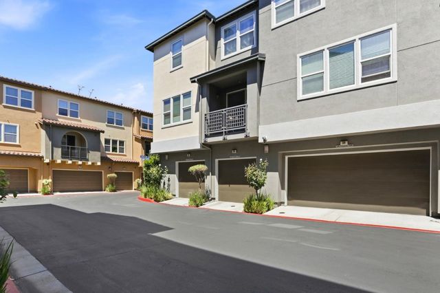 596 San Posadas Terrace 23, Sunnyvale, CA 94085