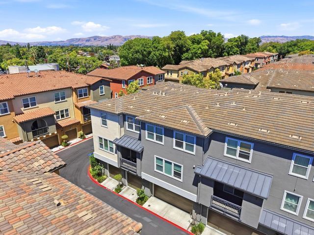596 San Posadas Terrace 23, Sunnyvale, CA 94085