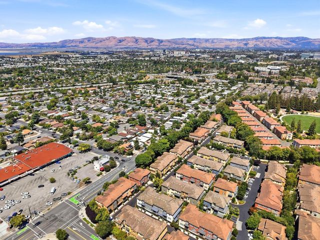 596 San Posadas Terrace 23, Sunnyvale, CA 94085