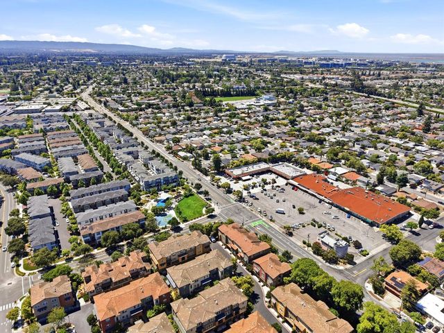 596 San Posadas Terrace 23, Sunnyvale, CA 94085