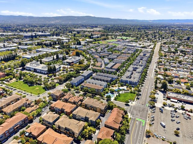 596 San Posadas Terrace 23, Sunnyvale, CA 94085