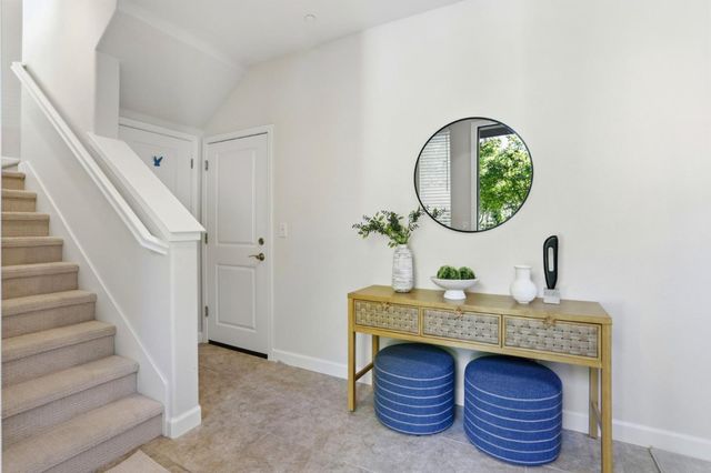 596 San Posadas Terrace 23, Sunnyvale, CA 94085