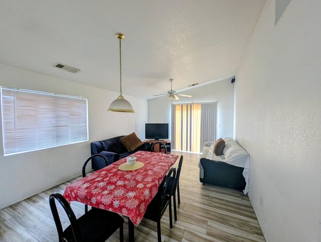 500 Buttonwood Court, Tulare, CA 93274