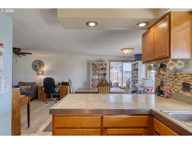 52320 Sw TAYLOR St, Scappoose, OR 97056